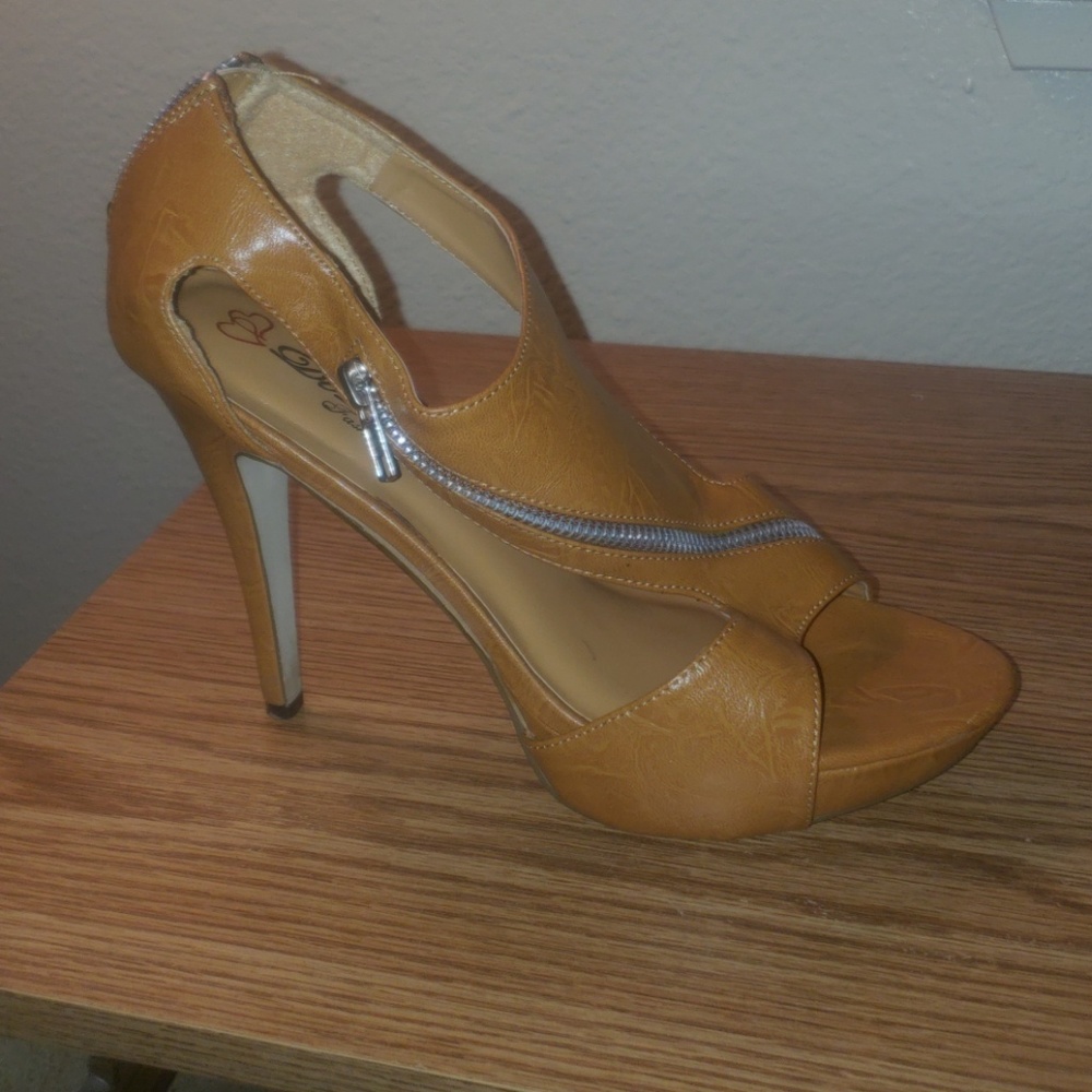 Women's shoes